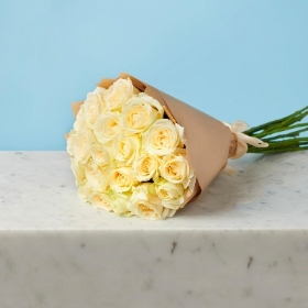 20 White Roses